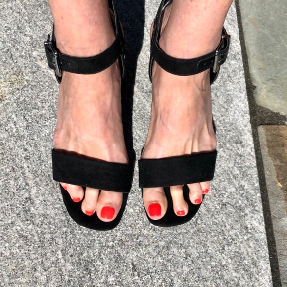 ๐๐ฅ๐ฅMax Studio!! Black Microsuede Sandals - Sz 8M - Excellent Condition! - Picture 13 of 15